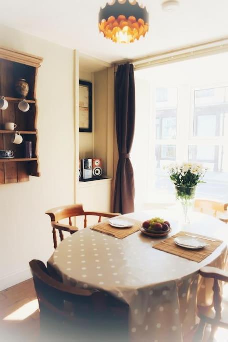 Bridge View Victorian Townhouse Central Aberystwyth Sleeps 6 Exterior photo